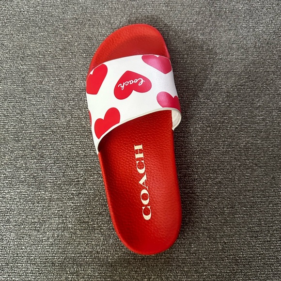 Brand coach ,size 7 and color Red - Picture 3 of 9